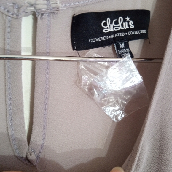 Lulu's sleeveless high low pleated blouse women's size medium - Picture 3 of 8